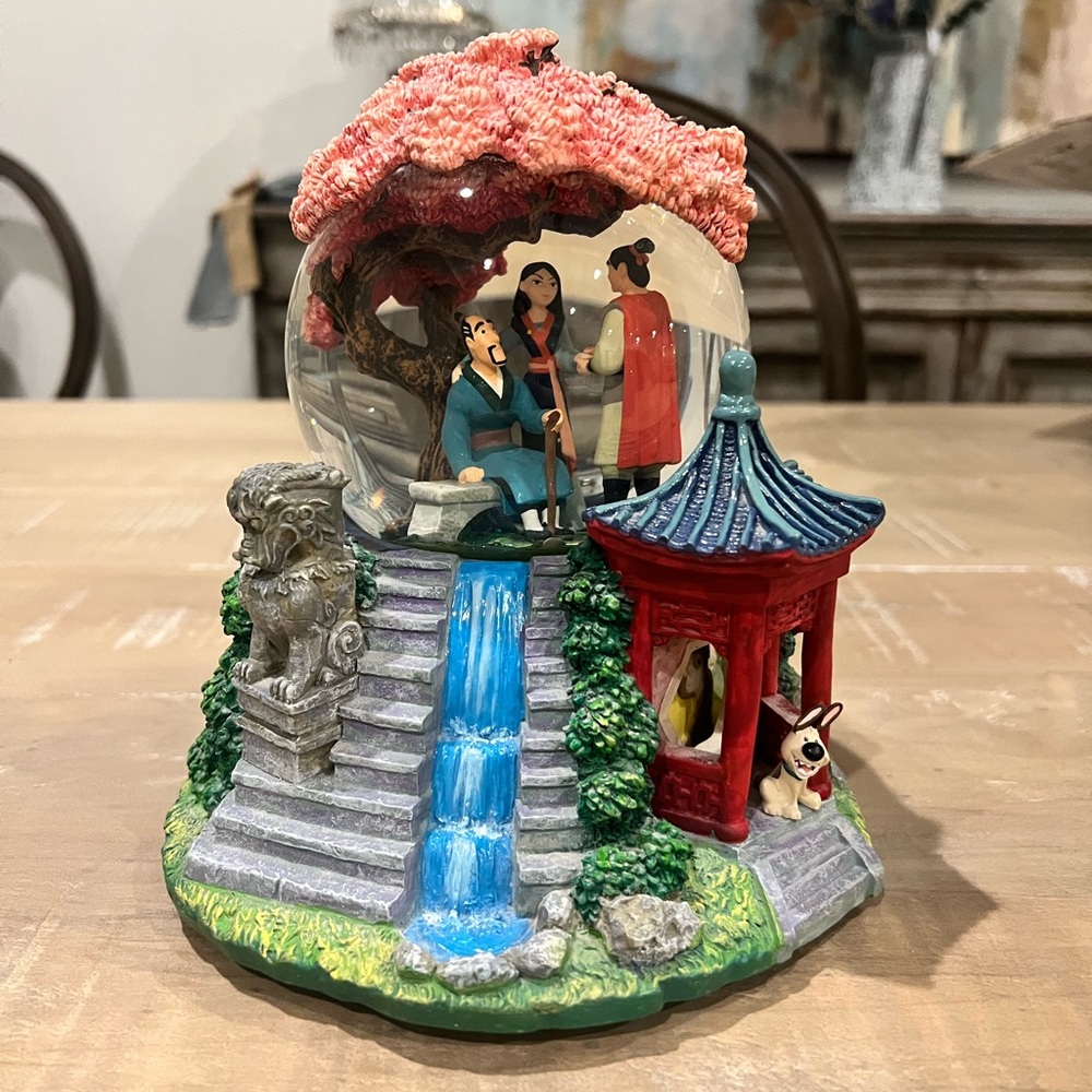 Disney | Mulan Snowglobe | “Reflection” 🔴 SOLD
